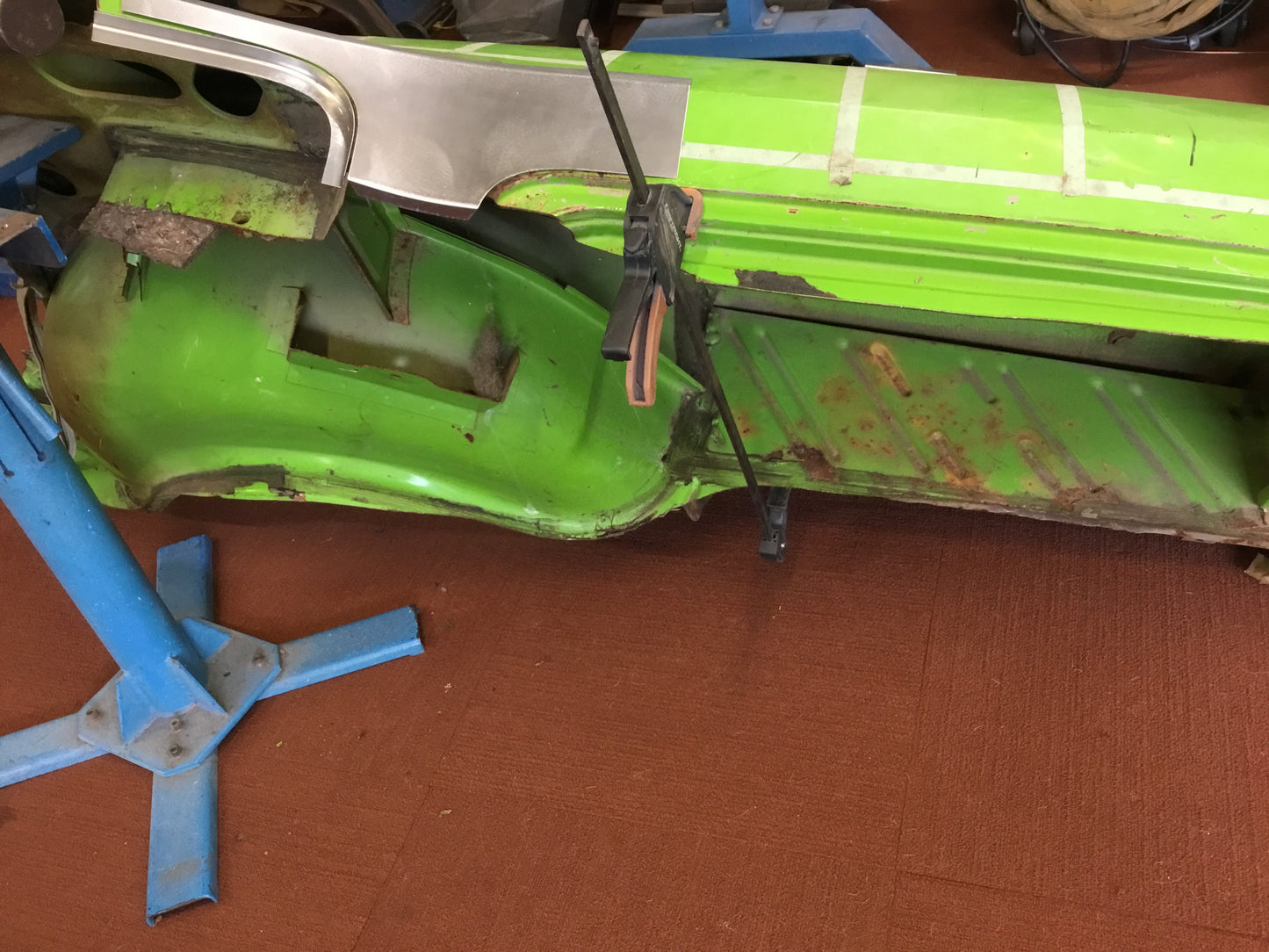 VALIANT VH TO CM TOP OF REAR GUARD & BOTTOM CORNER WINDSCREEN CHANNEL