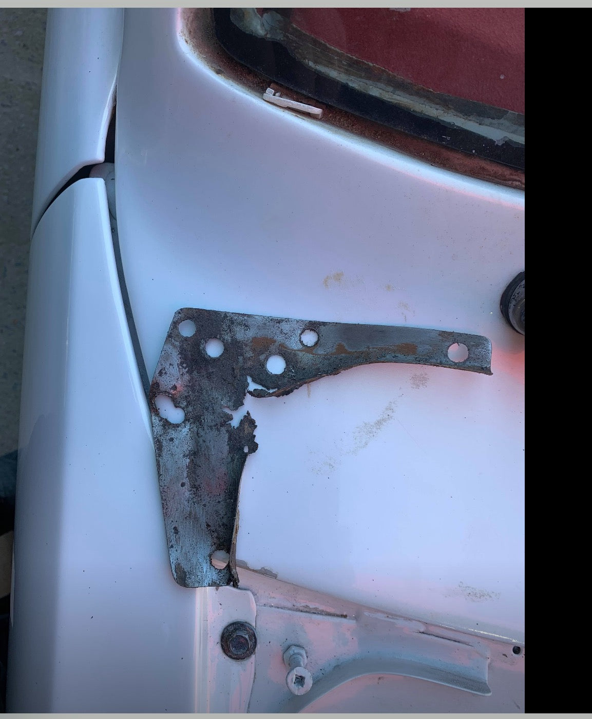 FITS MAZDA RX3/808 INNER GUARD TO INNER PLENUM
