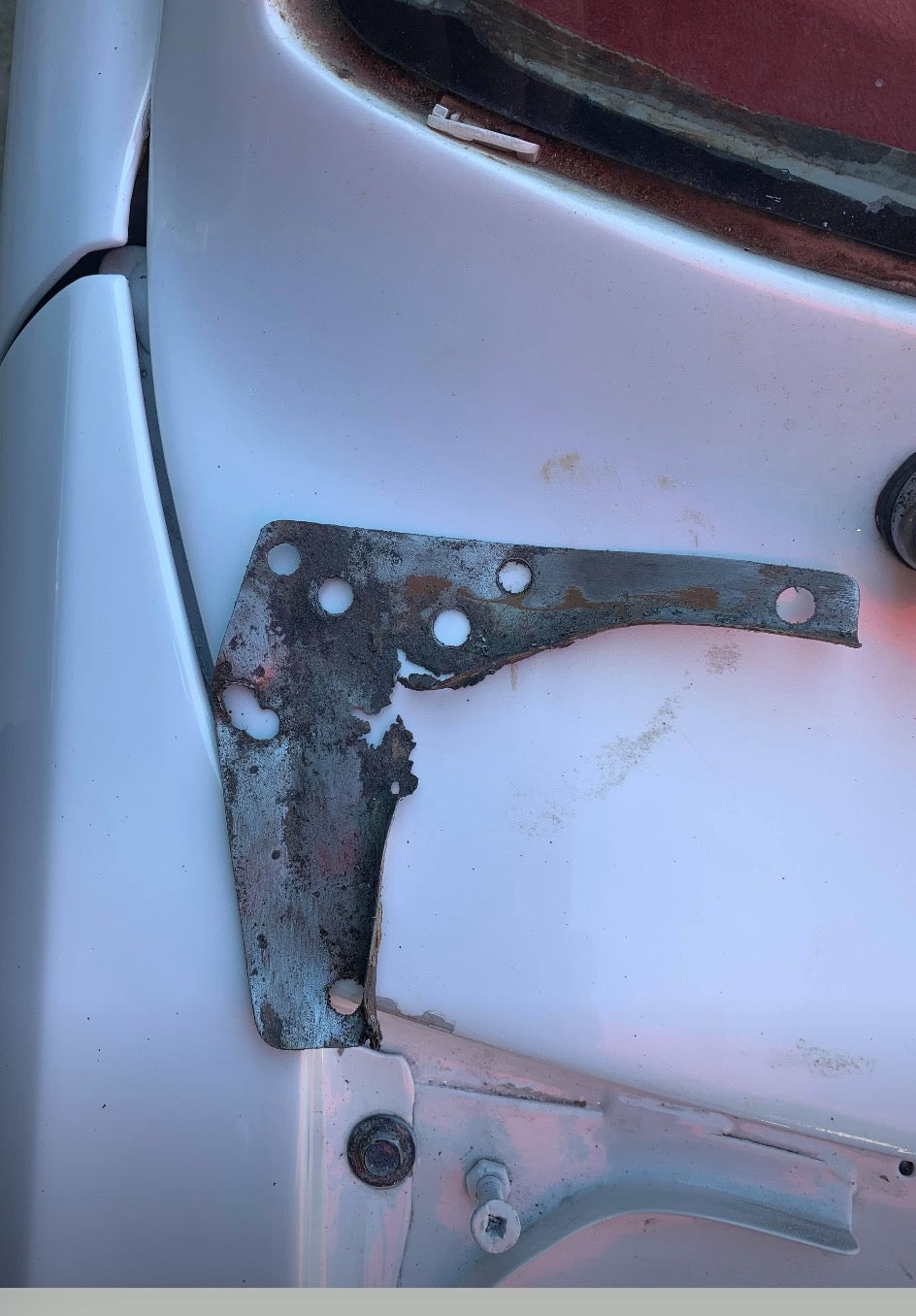 FITS MAZDA RX3/808 INNER GUARD TO INNER PLENUM