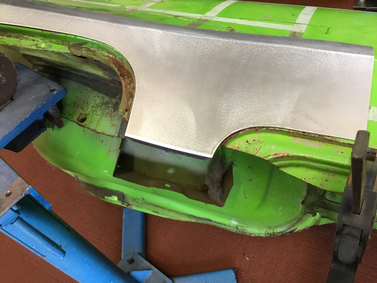 VALIANT VH TO CM TOP OF REAR GUARD & BOTTOM CORNER WINDSCREEN CHANNEL