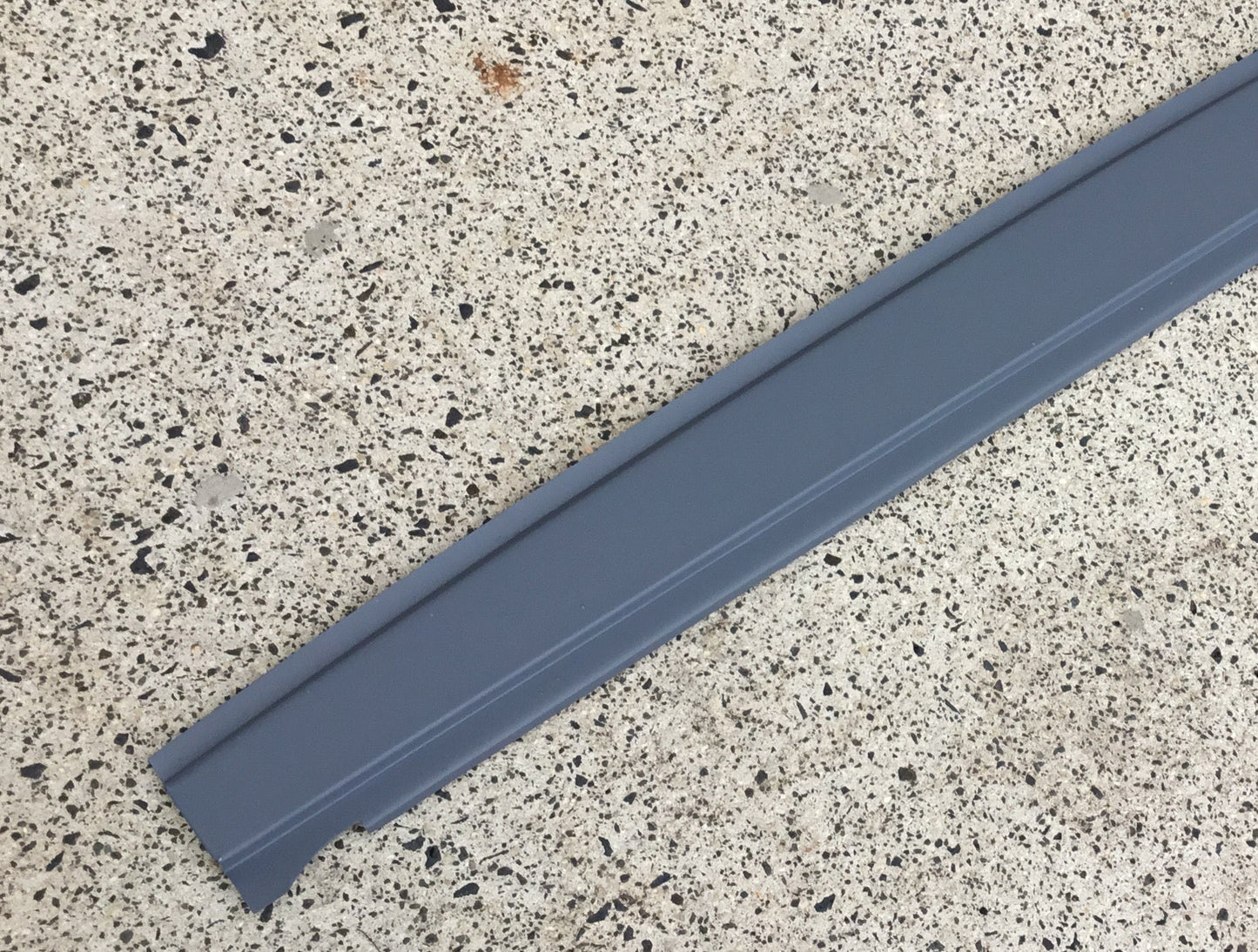 VALIANT CHARGER DECK FILLER PANEL