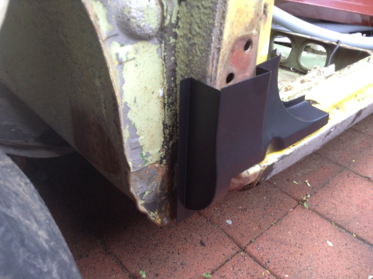 SUITS A DATSUN 1600/510 LOWER DOOR PILLAR