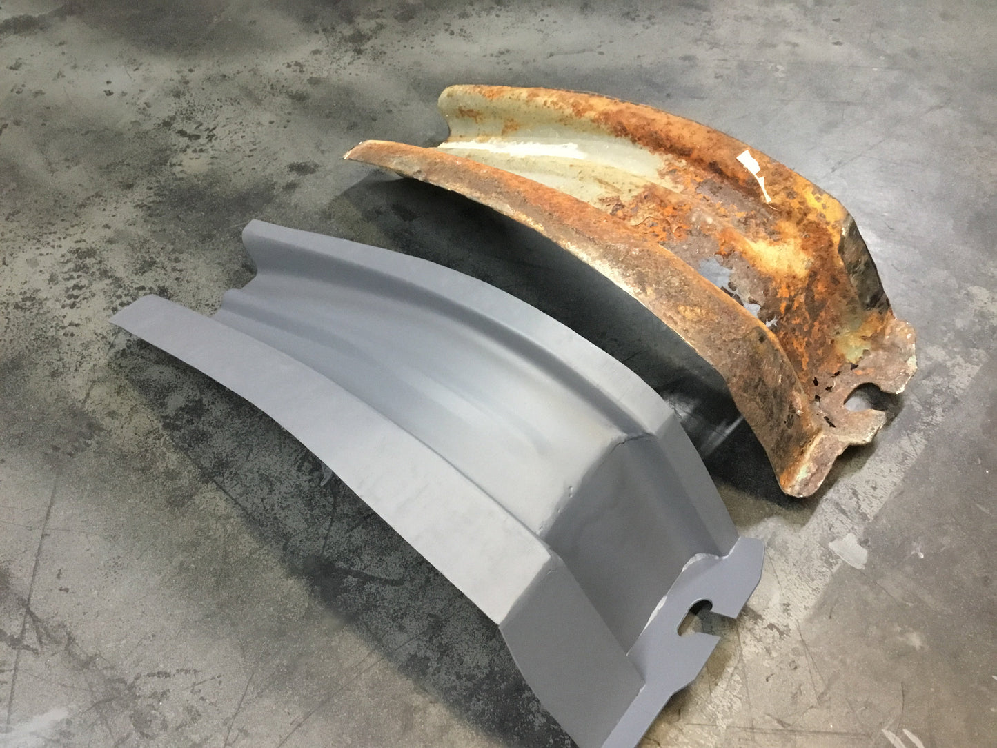 MADE TO FIT A VALIANT AP5 AP6 INNER FRONT GUARD SILL MOUNTING FOOT